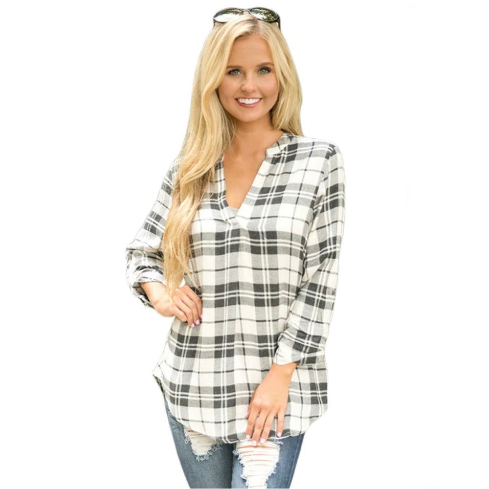 Davina Plaid Printed Polyester Blouse, Women’s Size Medium.